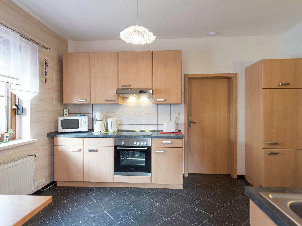 Cozy Apartment In Ore Mountains With Balcony Breitenbrunn  Δωμάτιο φωτογραφία